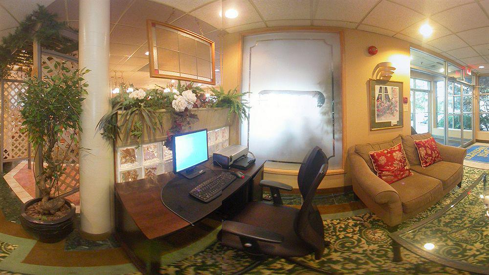 Super 8 By Wyndham Motel 2*